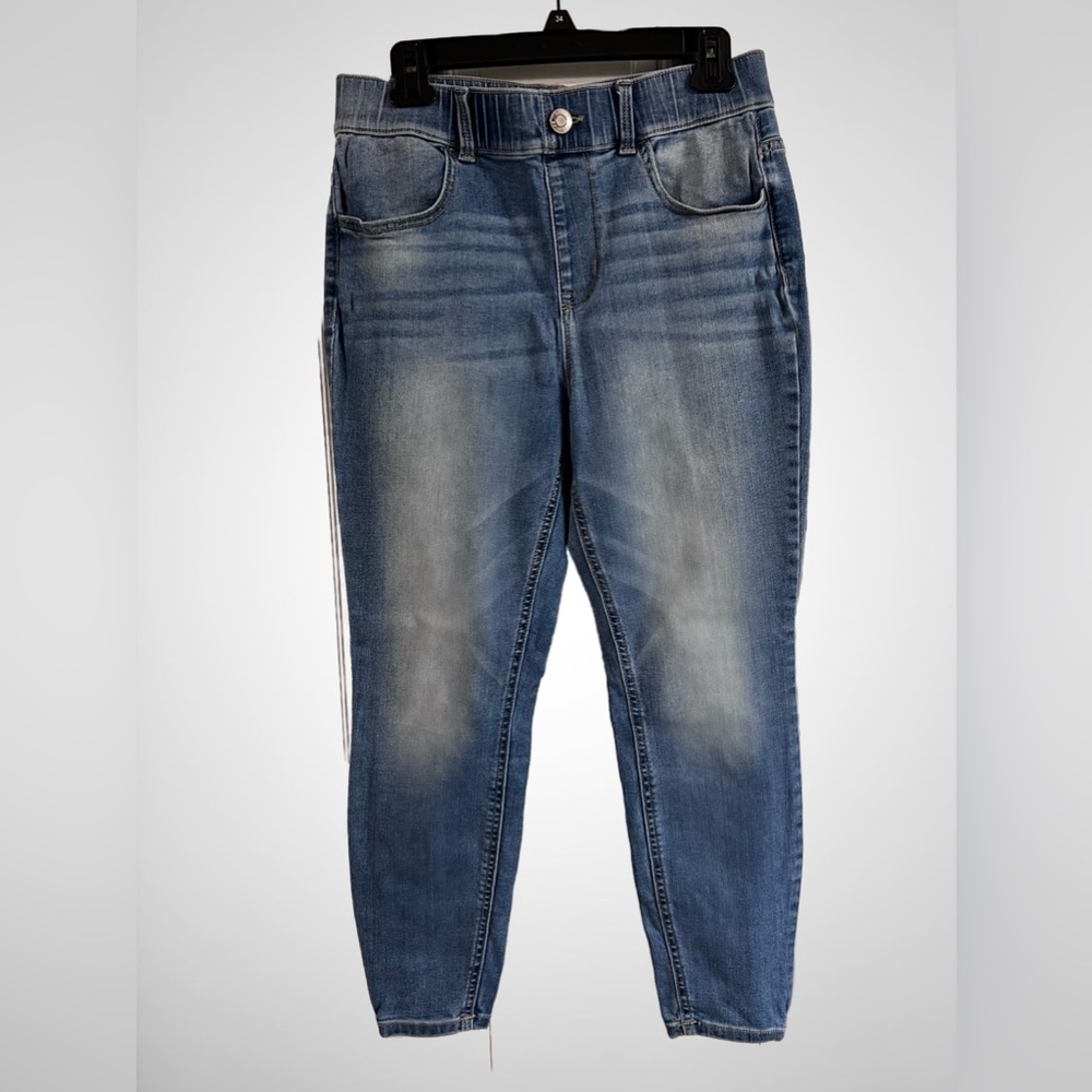 Medium-Short Pull on jeans
